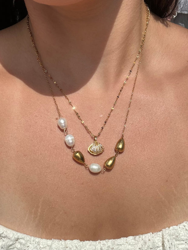 Gold drops necklace